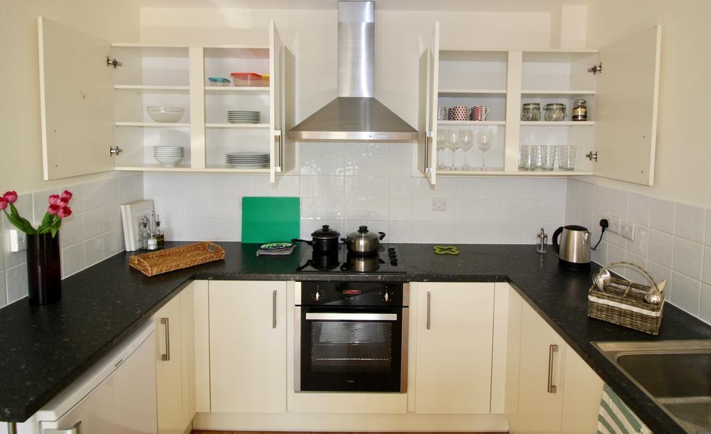 Amberblue@Epsom Apartment Bagian luar foto