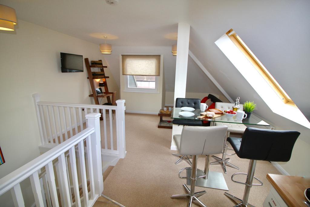 Amberblue@Epsom Apartment Bagian luar foto