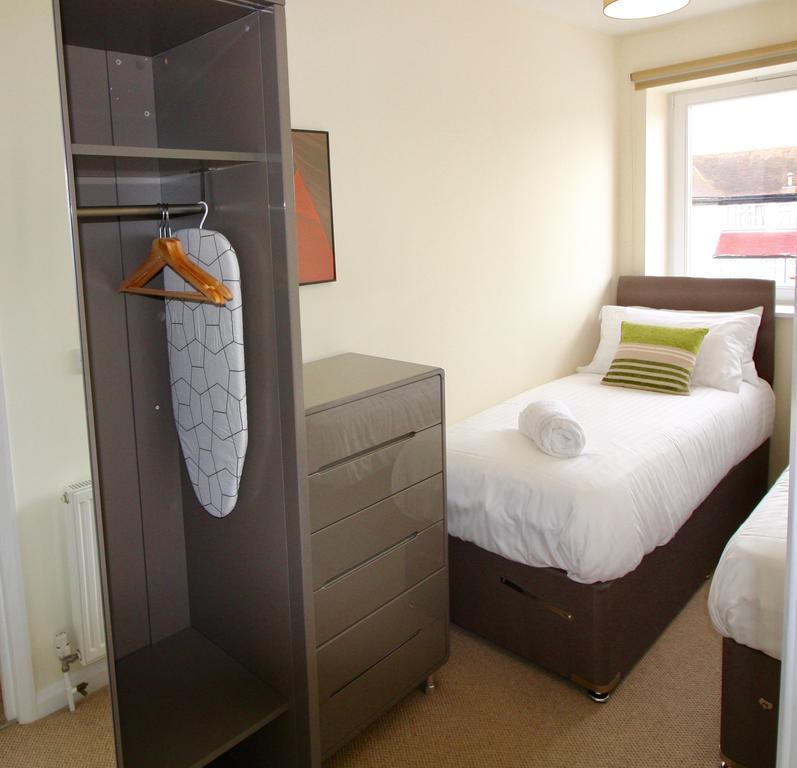 Amberblue@Epsom Apartment Bagian luar foto