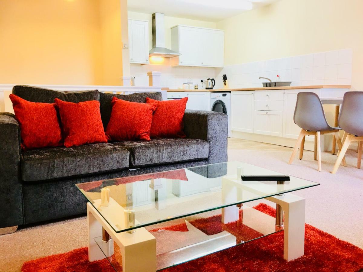 Amberblue@Epsom Apartment Bagian luar foto